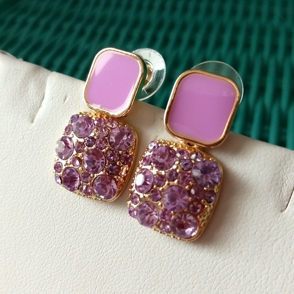 🆕 Lavender Crystal Earrings - Picture 2 of 3